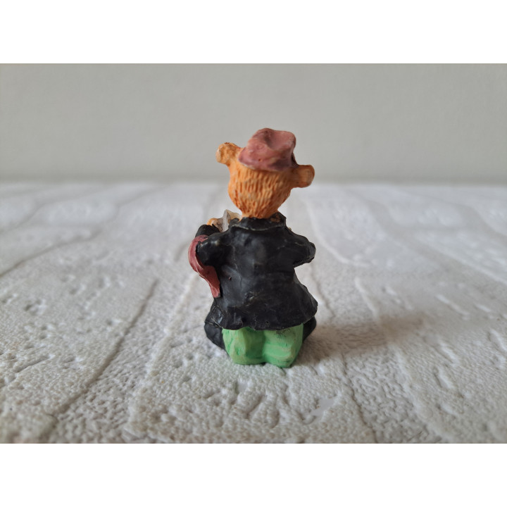 Beer van kunsthars met accordeon 2.5x2x5cm - beeldjes