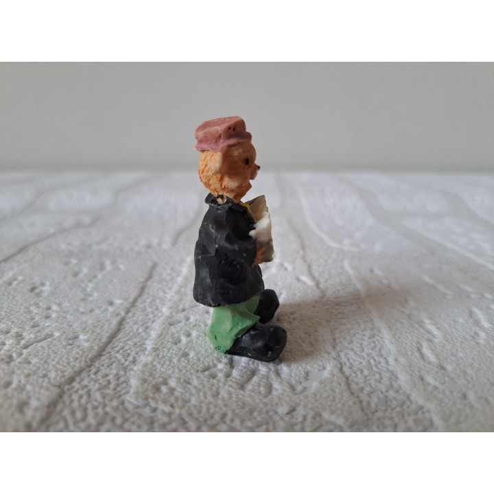Beer van kunsthars met accordeon 2.5x2x5cm - beeldjes
