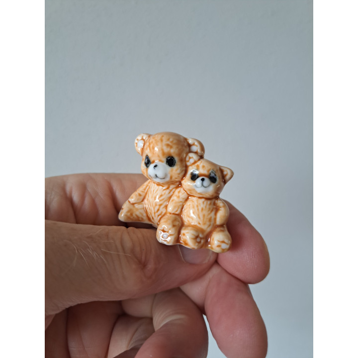 Beer van porselein met jong 4.5x2x4cm