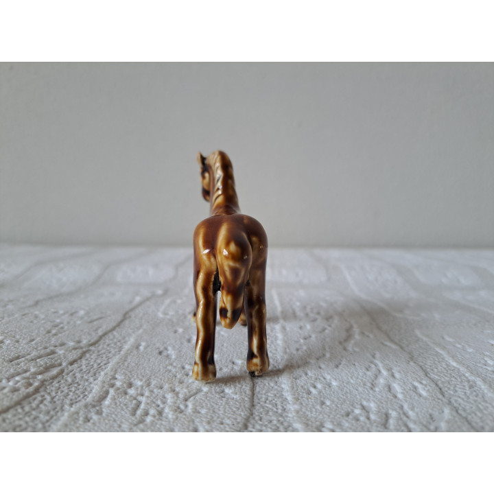 Paard van porselein 7.5x2x7cm - beeldjes