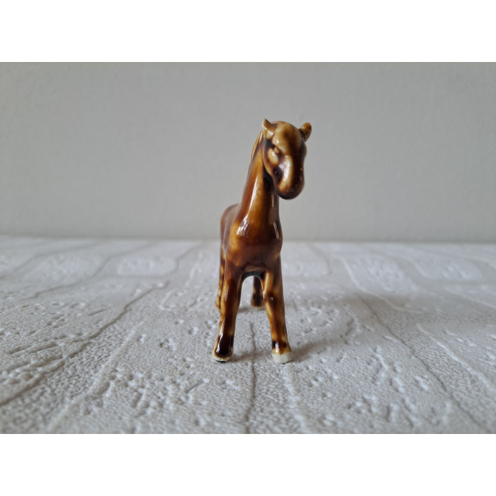 Paard van porselein 7.5x2x7cm - beeldjes