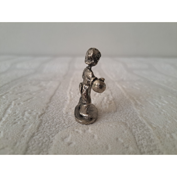 Jong van metaal als bokser 3x1.5x4cm - beeldjes