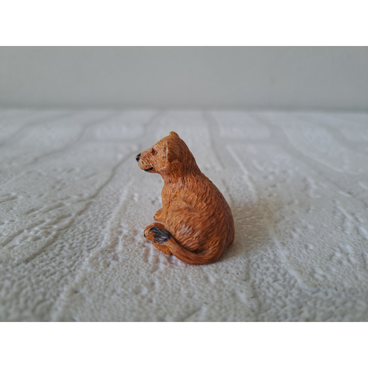 Leeuwenwelp van kunsthars 3.5x2.5x3cm - dierfiguren