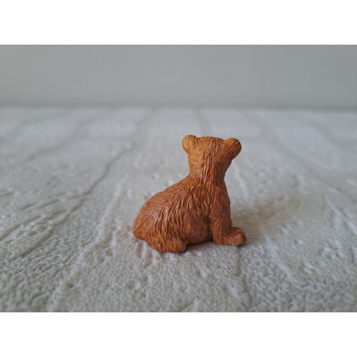 Leeuwenwelp van kunsthars 3.5x2.5x3cm - dierfiguren