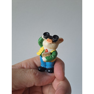 Varken van kunsthars met een verrekijker en boek 3.5x3x5cm