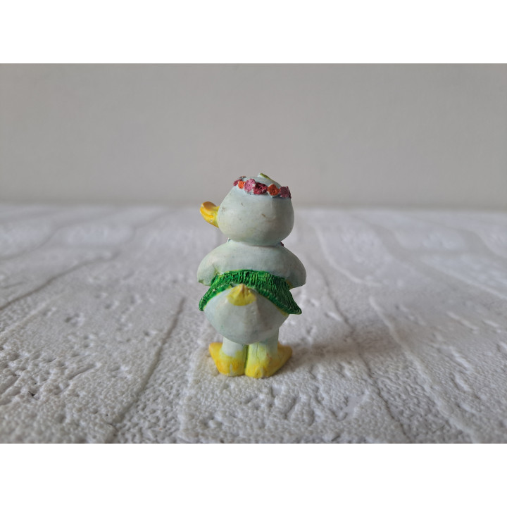 Eend van kunsthars doet de Hula dans 2.5x2.5x4.5cm - beeldjes