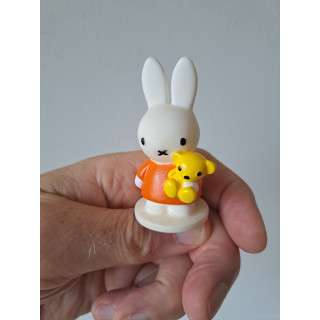 Nijntje van rubber met beer Mercis BV D3x7cm