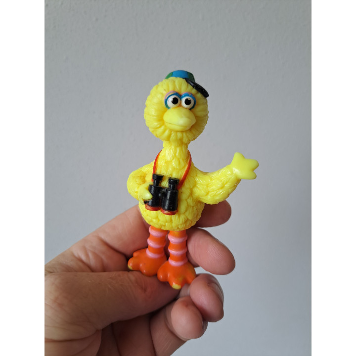Pino van hard rubber met verrekijker Sesamstraat 7x4x10.5cm