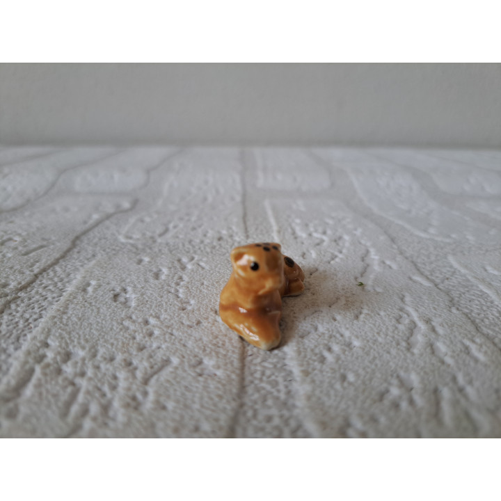 Luipaard Welp van porselein 3.5x1.5x2cm - dierfiguren
