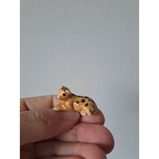 Luipaard Welp van porselein 3.5x1.5x2cm