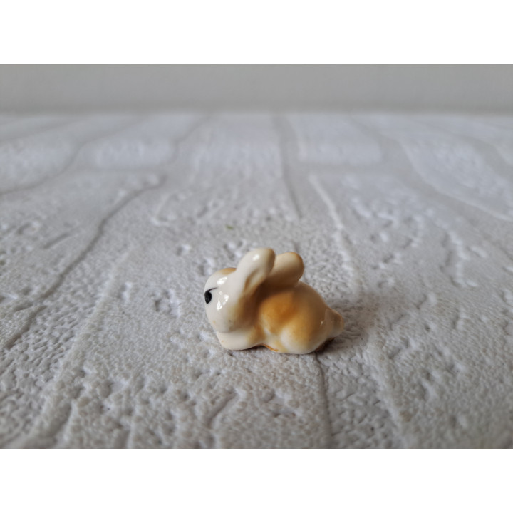 Konijn van porselein 2x1x2cm - dierfiguren