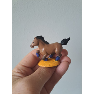 Paard van hard rubber 7x2x5cm