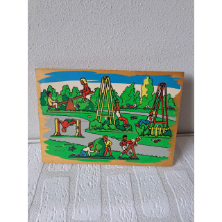 Houten dopjes puzzel met buiten taferelen 25x17.5x1cm