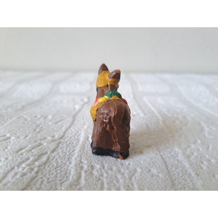 Ezel van keramiek met fruitmanden 4x2x4cm - dierfiguren