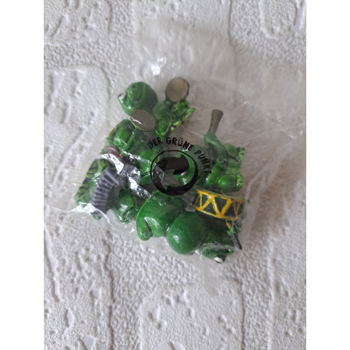 Kikkers orkest van kunststof Set van 6 stuks 2x2x1.5cm - dierfiguren