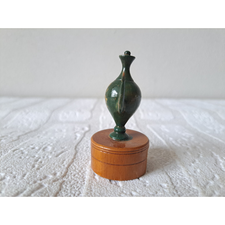 Theepot van houten op een rond puntenslijper D3xH6.5cm - puntenslijpers