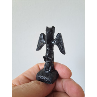 Noord-Amerika Raaf totempaal van kunsthars 4x2x7cm