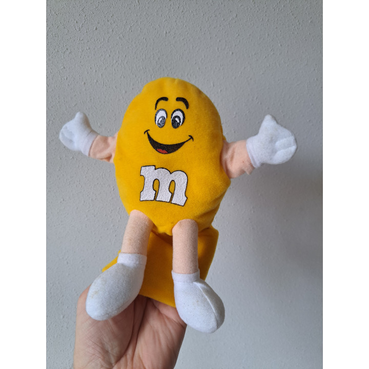 Pluche Yellow van stof handpop M en M 22x6x25cm (1)