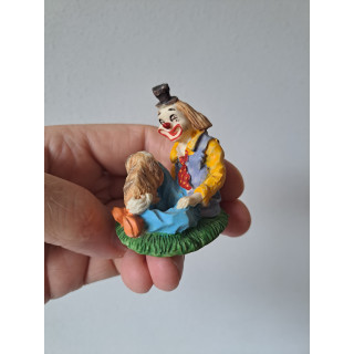 Clown van kunsthars met hond 5x4x6cm Clown van kunsthars met hond 5x4x6cm