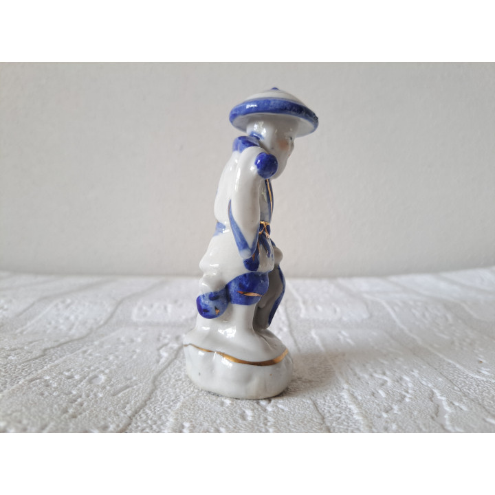 Aziatische visser van porselein 6x4x10cm- beeldjes