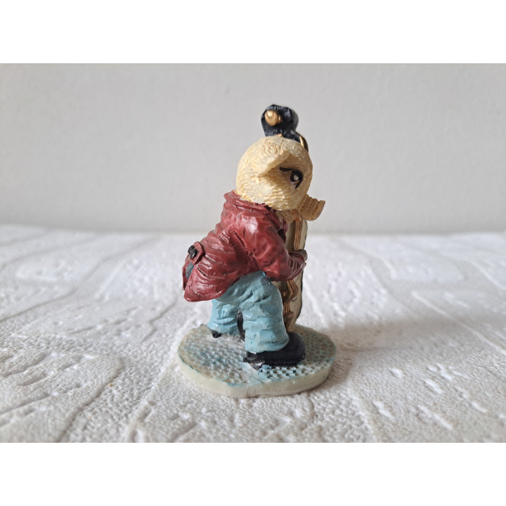 Varken van kunsthars met contrabas D4.5xH7.5cm - beeldjes