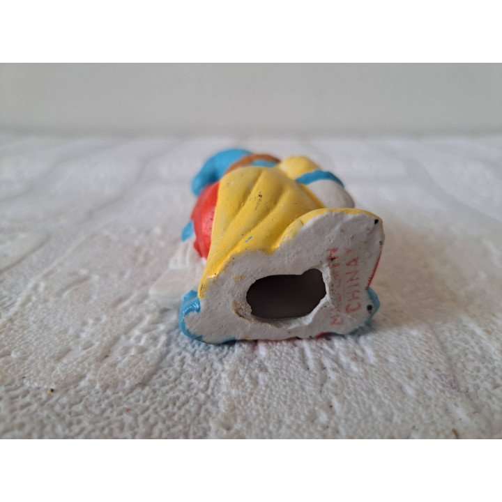 Clown van porselein met speelkaarten 5x3x8cm - beeldjes Clown van porselein met speelkaarten 5x3x8cm - beeldjes