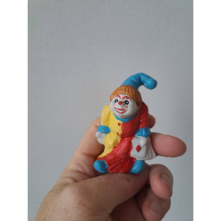 Clown van porselein met speelkaarten 5x3x8cm