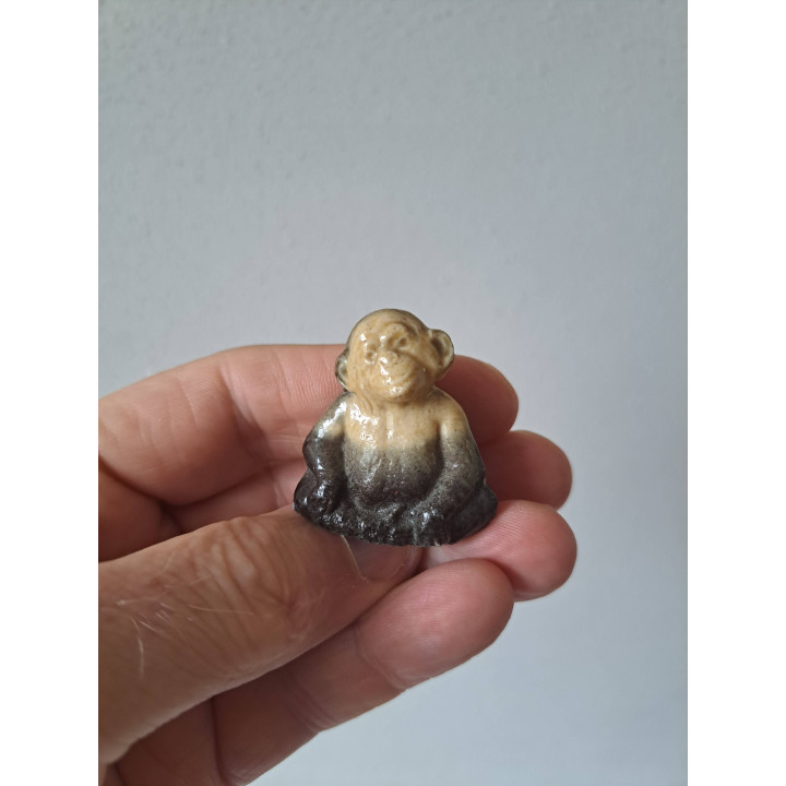 Chimpansee aap van porselein van Wade 3x2.5x4cm (1)