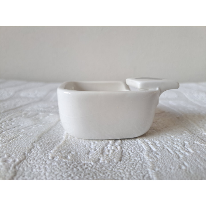 Asbak met speelkaart symbool schoppen, porselein 7x8.5x4cm - handgemaakt