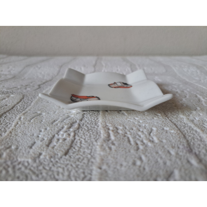 Amuse schaaltje met oranje Bmw Isetta 8x8x1.5cm - handgemaakt