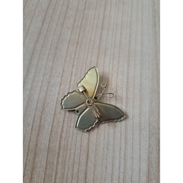 Vlinder broche van blik 3x2.5x0.5cm - dierfiguren