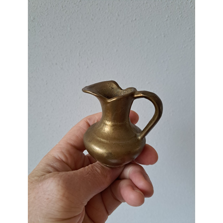 Waterkan - vaasje van brons D5.5xH7cm