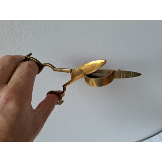 Kaarsensnuiter van messing met lonttrimmer 1950 16x6x3cm