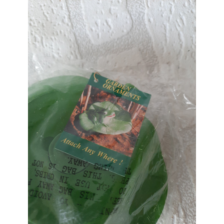 Frog on Leaf Hard Rubber Water Decoration