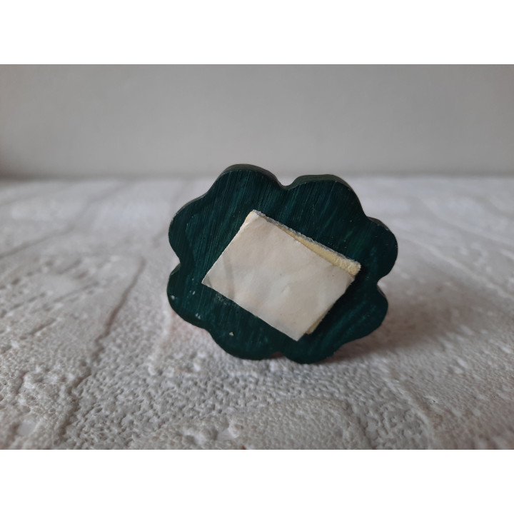 Lieveheersbeestje van kunsthars met paddenstoel D4.5x4cm - dierfiguren