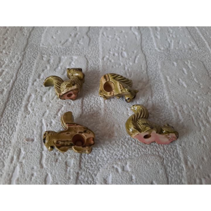 Set van 4 stuks eekhoorns van kunststof 2.5x2cm - dierfiguren