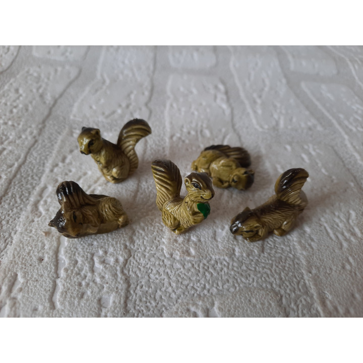 Set van 5 stuks eekhoorns van kunststof 2.5x2cm - dierfiguren