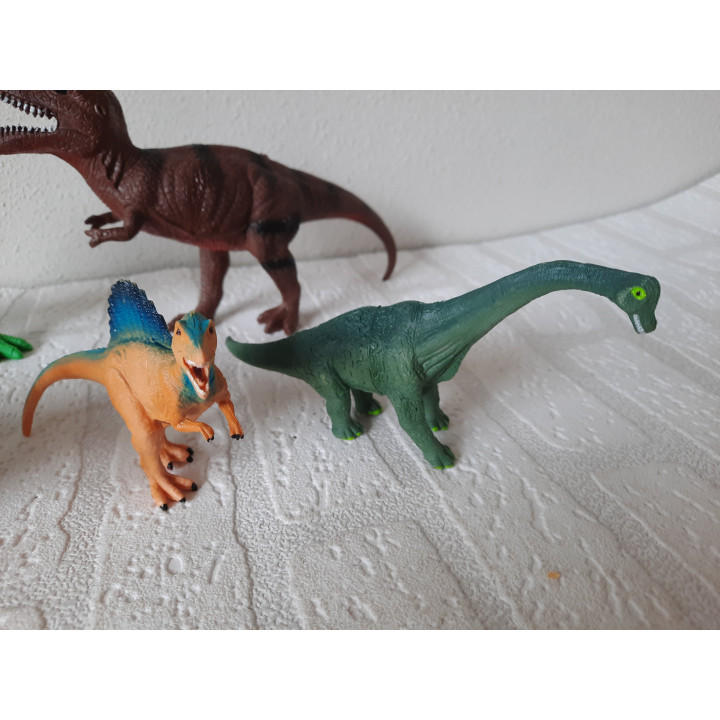 Set dinosaurussen van hard rubber tussen 6.5 en 13cm hoog - dierfiguren Set dinosaurussen van hard rubber tussen 6.5 en 13cm hoog - dierfiguren