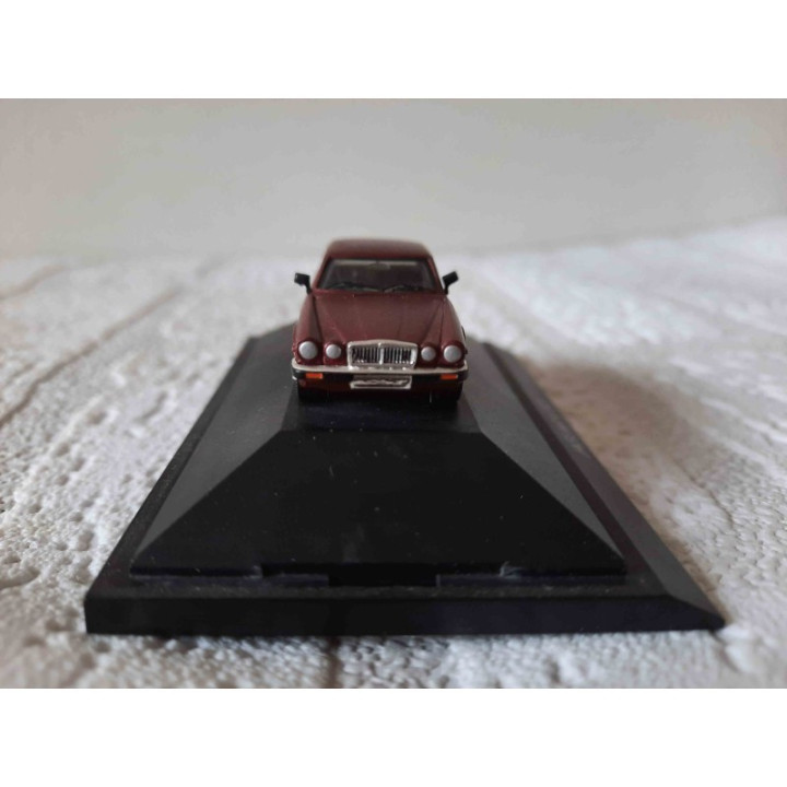 Jaguar XJ 5.3 1:87 Herpa 30020 bordeaux-rood metallic