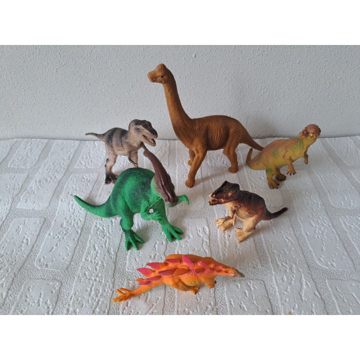 Set dinosaurussen van hard rubber tussen 6 en 17.5cm hoog - dierfiguren