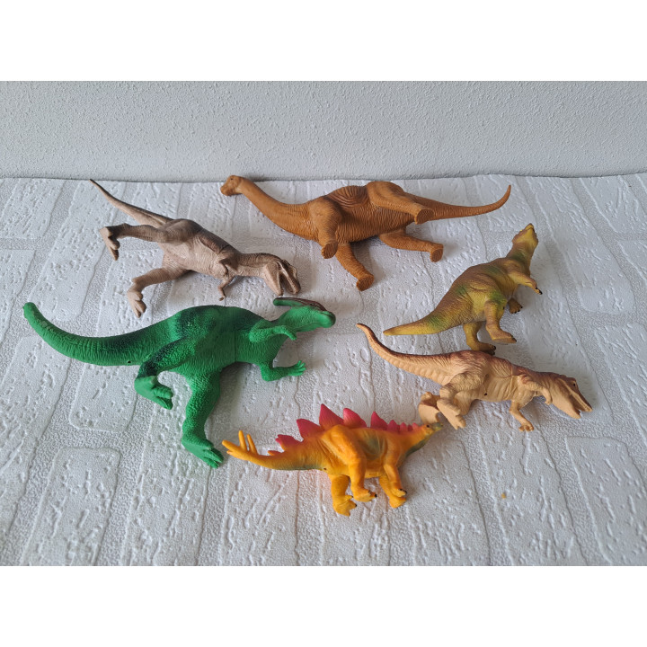 Set dinosaurussen van hard rubber tussen 6 en 17.5cm hoog - dierfiguren