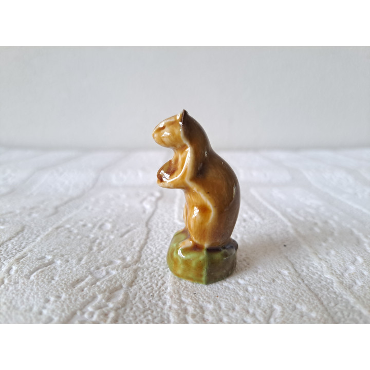 Eekhoorn van porselein Whopper Wade Engeland D2.5xH5cm - dierfiguren