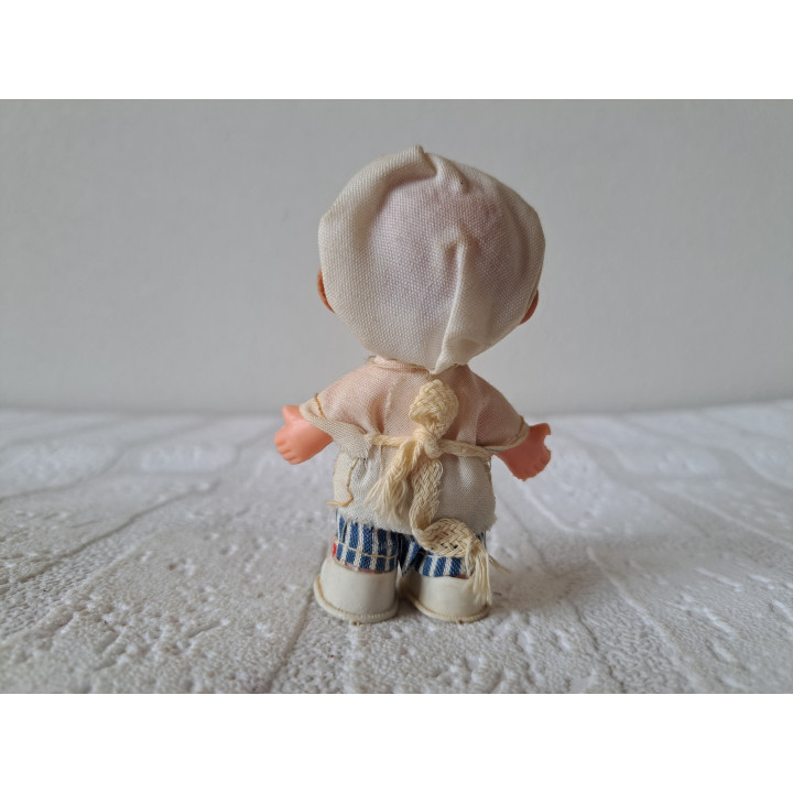 Koksjongen pop van rubber Mascot Hong Kong 5x3.5x8cm - poppen