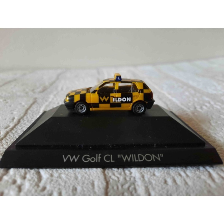 Volkswagen Golf CL rijschool Wildon Herpa 1:87 100618