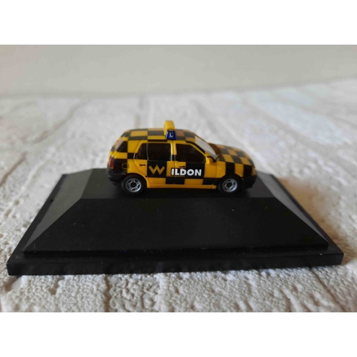 Volkswagen Golf CL rijschool Wildon Herpa 1:87 100618