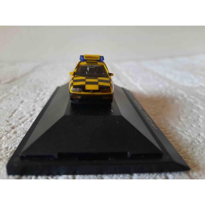 Volkswagen Golf CL rijschool Wildon Herpa 1:87 100618