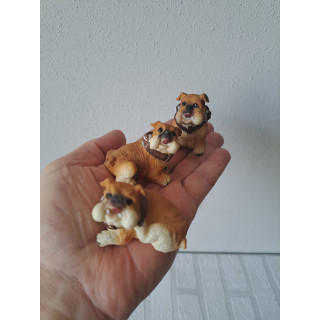 3 stuks Engelse bulldog honden van kunsthars 5.5x4x4.5cm