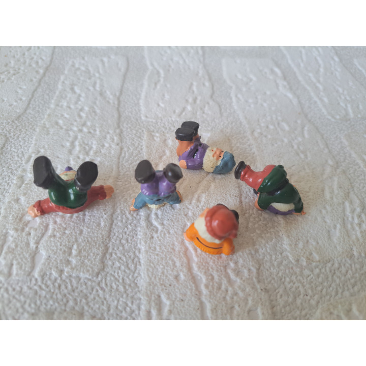 5 stuks kabouters van kunststof 1.5x3cm - beeldjes