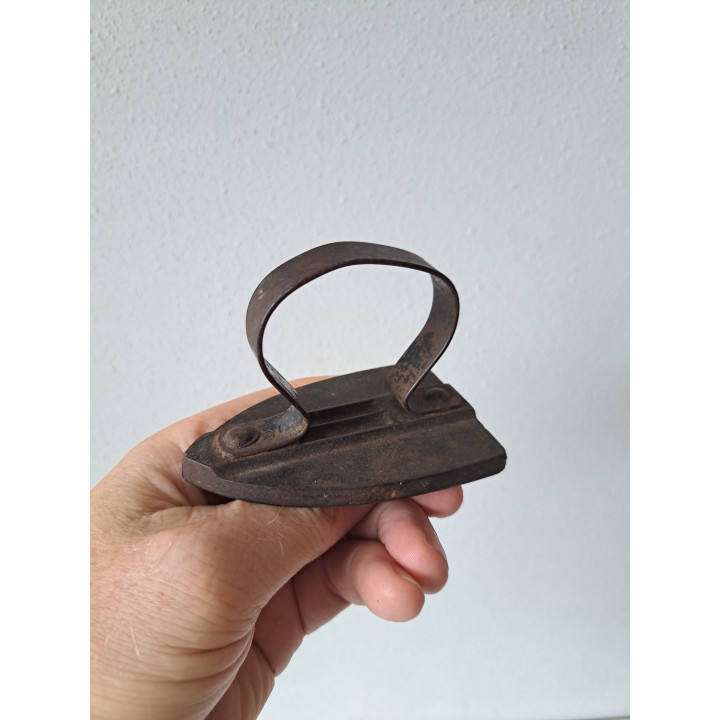 Strijkbout van gietijzer 9x5.5x6cm