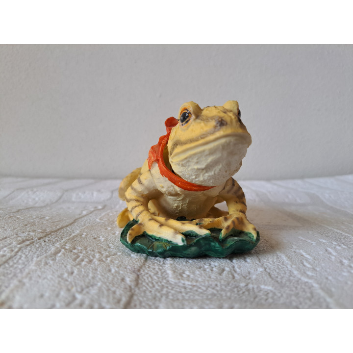 Kikker van kunsthars met beweegbare kop 15x9x7cm - dierfiguren